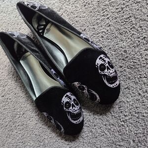 Black Skull Embroidered Women's Flats